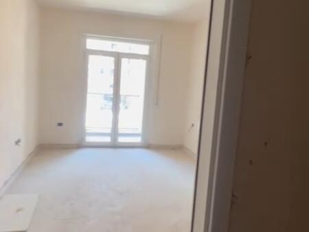 5 Maji Shitet Apartament 1+1