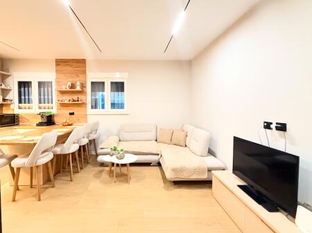 Shesim Apartament 2+1+2 rruga e Dibres prane Shkolles se Bashkuar!