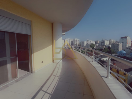 Appartamento in Affitto – Durrës, Complesso Tochak