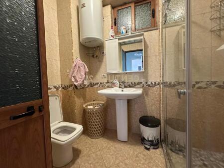 APARTAMENT 3+1+2+ POST PARKIMI PER QIRA NE ASTIR!