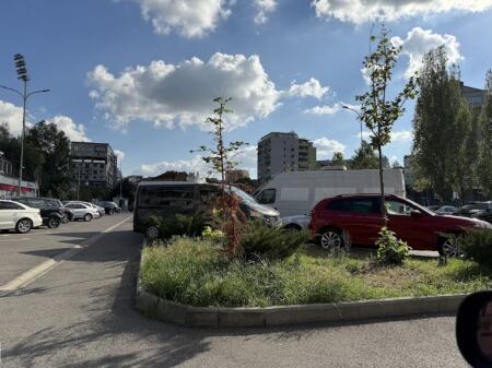 Negozio in vendita fronte strada, vicino allo Stadio Dinamo a Tirana(ID 4171600)