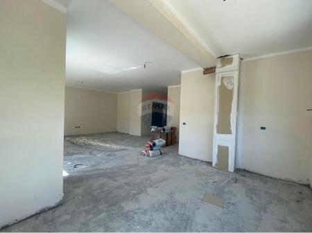 Apartament 2+1 per shitje prane Rr se Elbasanit!