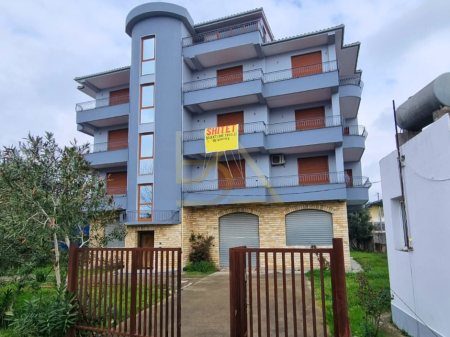 Villa a 4 Piani in Vendita – Durazzo, Quartiere 13