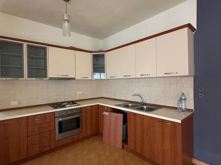 Me Qera, Apartament 2+1, Fresku 35000 leke