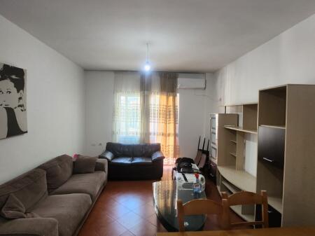 Shitet Apartament 2+1 'Rr.bill klinton"