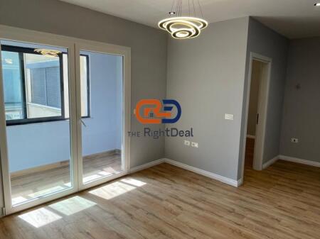 Tek Rruga 5 Maji, Shitet Apartament 1+1 I Investuar!!!