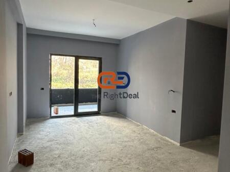 Tek Kompleksi Xheluks, Shitet Apartament 2+1+2 Me Planimetri Perfekte!!