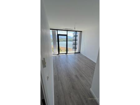 Apartament ose zyre 2+1 me qira tek Lake View Residence!