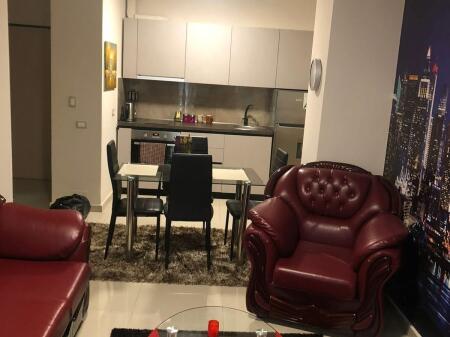 🏠 Jepet me Qira - Apartament 1+1 në Pazarin e Ri,