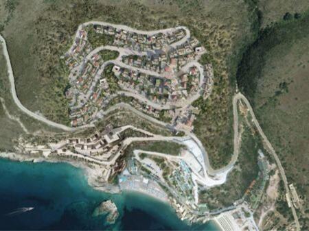 FOLIE VILLAGE VILLA FOR SALE ON THE FIRST LINE! 810,000 €