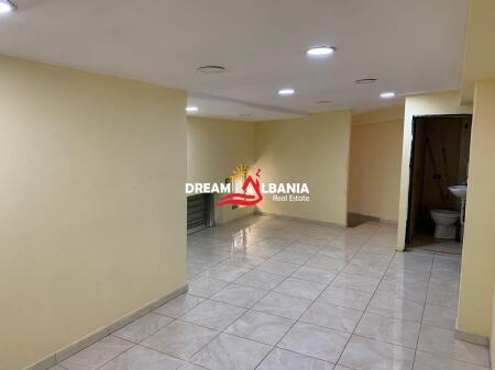Locale commerciale in affitto, via Durresit (ID 42611355)
