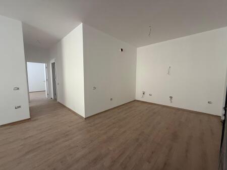 SHESIM APARTAMENT 2+1+2 TEK KOMPLEKSI XHELUKS PRANE XIBRAKUT!