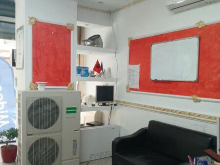 NEGOZIO IN AFFITTO 48 M2 21 DICEMBRE 450 EURO