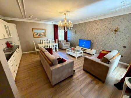 ✨ Shitet Apartament  📍 Bllok 💶 Çmimi: 385,000 €