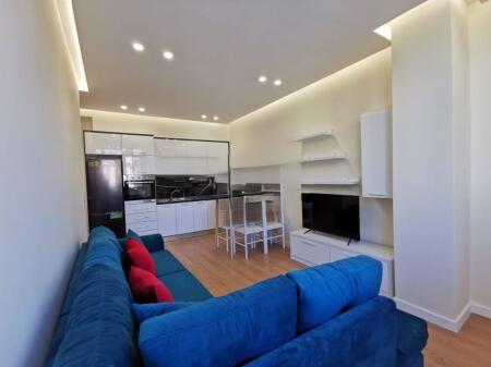 VENDIAMO APPARTAMENTO 1+1 VICINO ALL'HOTEL COLOSSEO, VIA DURRËS !!! 140.000 €