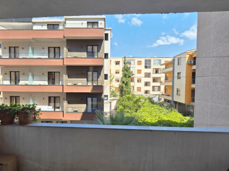 Appartamento in Affitto – Durrës, Quartiere 13