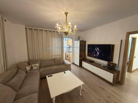 Shitet , Apartament 2+1 , Fresk