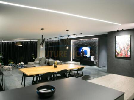 Shitet Penthouse 3+1+2+2 Poste Parkimi, Liqeni i Thate