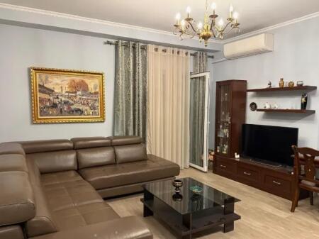 Qera, Apartament 2+1+2, Rr. Xhanfize Keko, 700 Euro/muaj