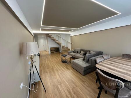Nel cuore di Tirana, duplex 2+1+2 in affitto!