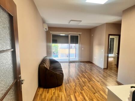 Affittasi locale commerciale presso Ingegneria delle Costruzioni  2 posti auto
