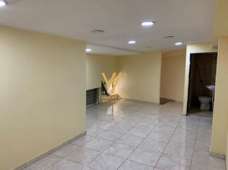 SI AFFITTA AMBIENTE 30 M2 IN VIA DURRESIT 450 EURO