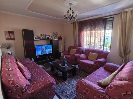 Shitet apartament 1+1 tek Selvia prane shkolles Partizani.