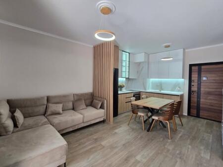 VENDESI APPARTAMENTO 1+1 PRESSO UNIVERS CITY !