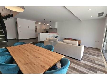 Villa - In Affitto - TEG, Tirana € 2,300