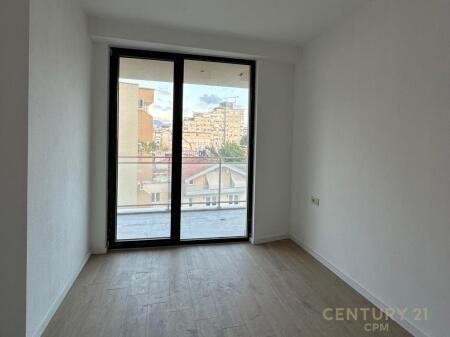 APPARTAMENTO 1+1 PER UFFICI IN AFFITTO PRESSO GOLDEN TOWER RESIDENCE !