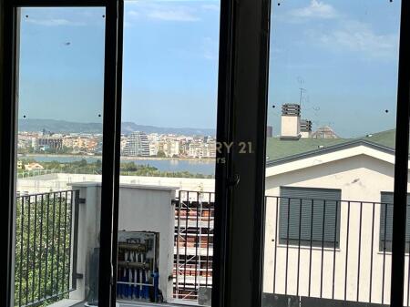 LOCALE PER UFFICI IN AFFITTO VICINO AL LAGO DI TIRANA!