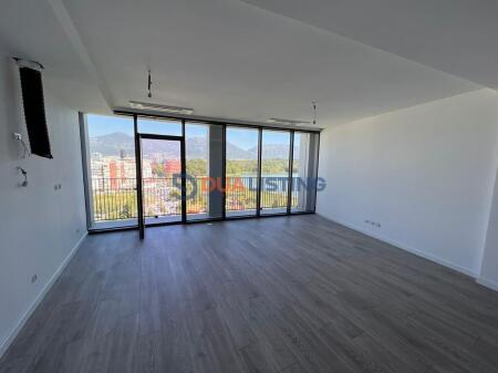 Locale per ufficio in affitto presso Lake View Residence!