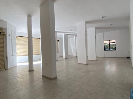 Business premises for rent at Vorri Bomit/1,400 euros
