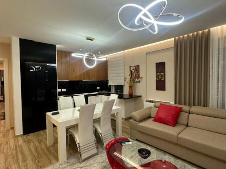 Jepet Apartament me qera