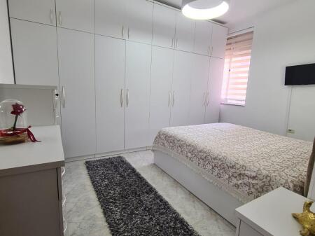 1+1,piano 5 edificio esistente, scuola cajupi, prezzo 550 euro