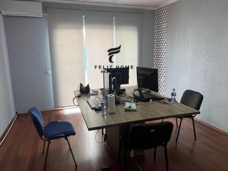 UFFICIO IN AFFITTO 100M2 5 MAGGIO 600 EURO