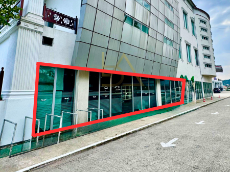 Locale Commerciale in Affitto – Vorë