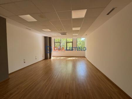 LOCALE IN AFFITTO 384 M2 A ALI DEMI !