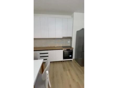 Shitet, Apartament 1+1, Rruga Jordan Misja, Stacioni Trenit, Tirane.