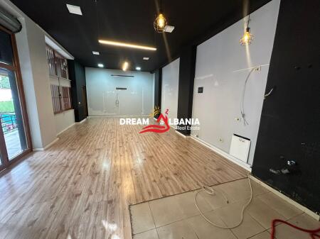 Jepet me qera ambient biznesi tek Shkolla e Baletit ne Tirane (ID 4271873)