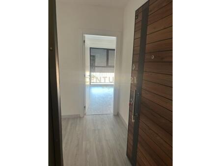 JAPIM ME QIRA APARTAMENT 1+1+ POST PARKIMI PER BANIM/ZYRA TEK BULEVARDI I RI!