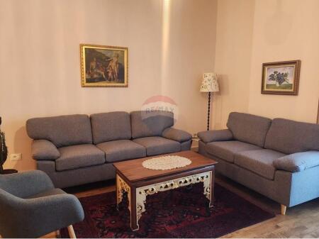 Tirane, affittasi appartamento 2+1+Balcone al 2° piano, 1.600 € (Via dei Kosovari) 530581008-35