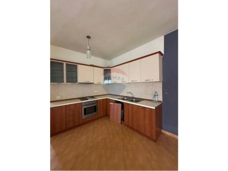 JEPET ME QERA, APARTAMENT 2+1+2, FRESKU, TIRANE !