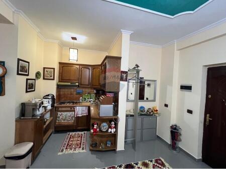 Tirane, jepet me qera apartament 2+1+Ballkon Kati 7, 75 m² 650 € (Xhamlliku) 530581008-34