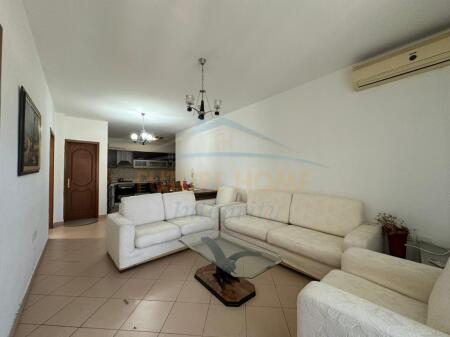 Shitet Apartament 2+1, Pazar i Ri