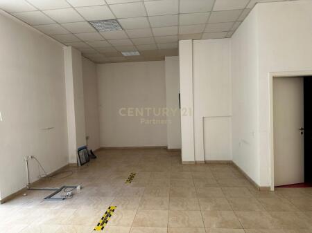 LOCALE COMMERCIALE IN AFFITTO COMPLESSO MAGNET-21 DHJETORI