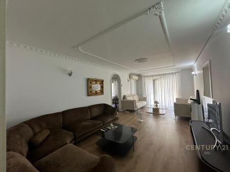 Apartament 3+1+2 per shitje tek Blloku Gintash, Laprake