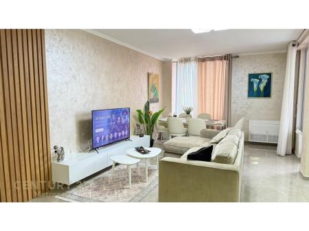 APARTAMENT PER QERA 2+1+2+POST PARKIMI PERBALLE PARLAMENTIT !