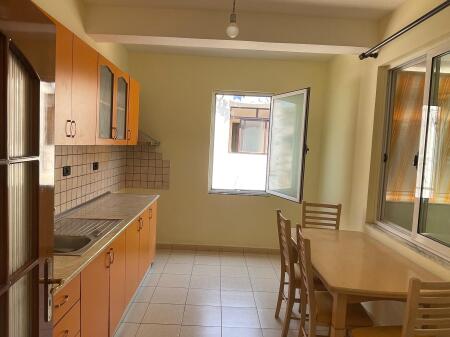 Jepet me qera Apartament 3+1 lagja 5