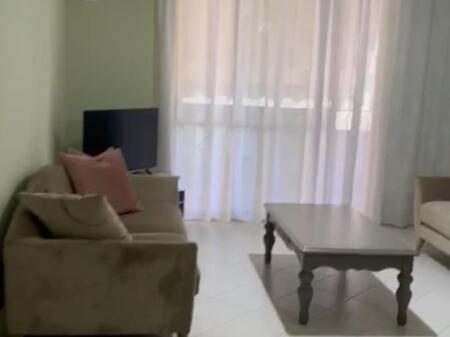 🏢Komuna e Parisit,Rr.Ibrahim Dervishi ,jepet me qera apartament 1+1i mobiluar.50,000Leke